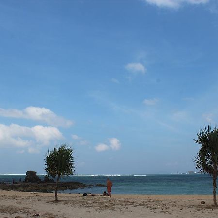 Tastura Beach Hotel Kuta  ภายนอก รูปภาพ