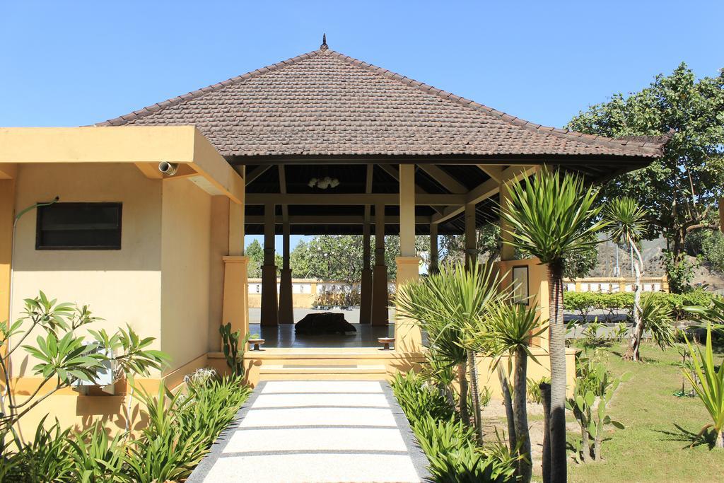 Tastura Beach Hotel Kuta  ภายนอก รูปภาพ
