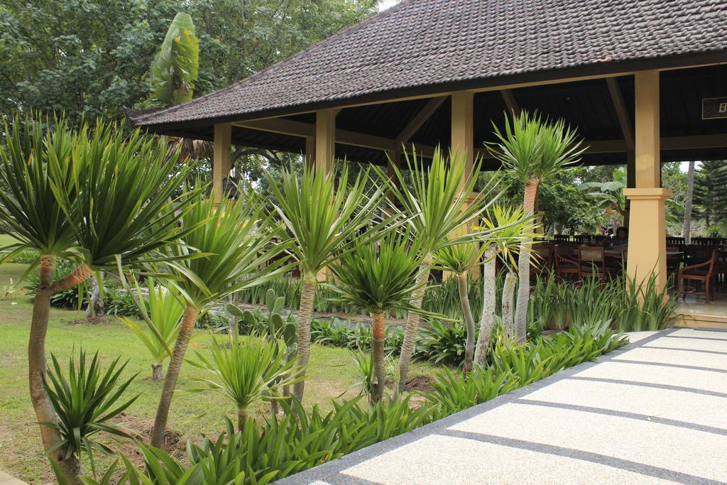 Tastura Beach Hotel Kuta  ภายนอก รูปภาพ