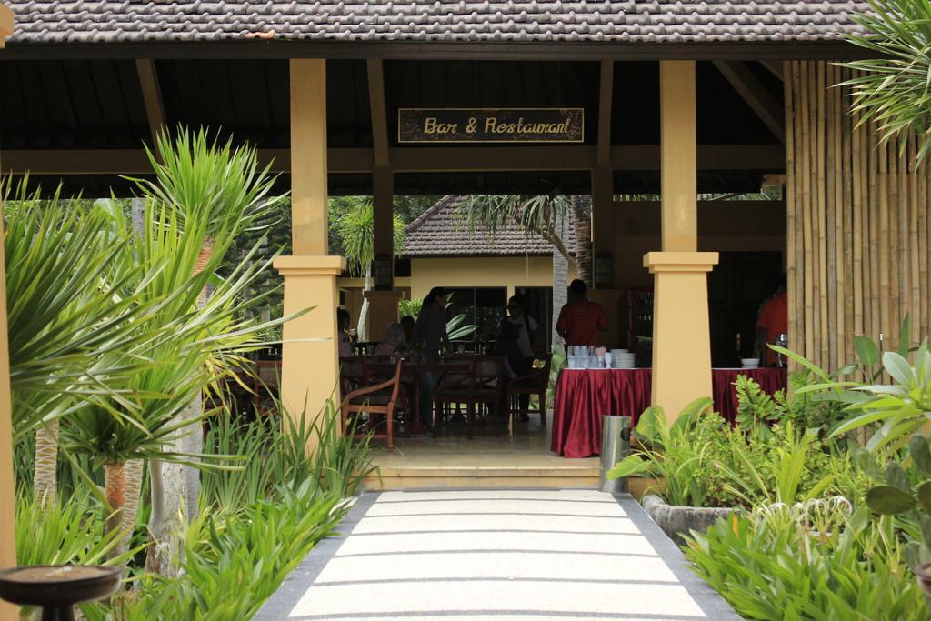 Tastura Beach Hotel Kuta  ภายนอก รูปภาพ