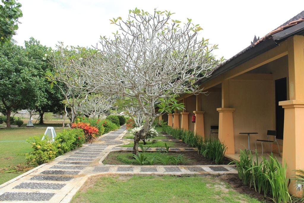 Tastura Beach Hotel Kuta  ภายนอก รูปภาพ